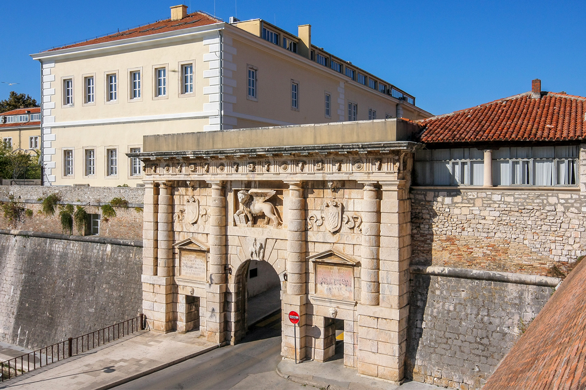 Porta di Terraferma con el León de San Marcos — Michele Sanmicheli